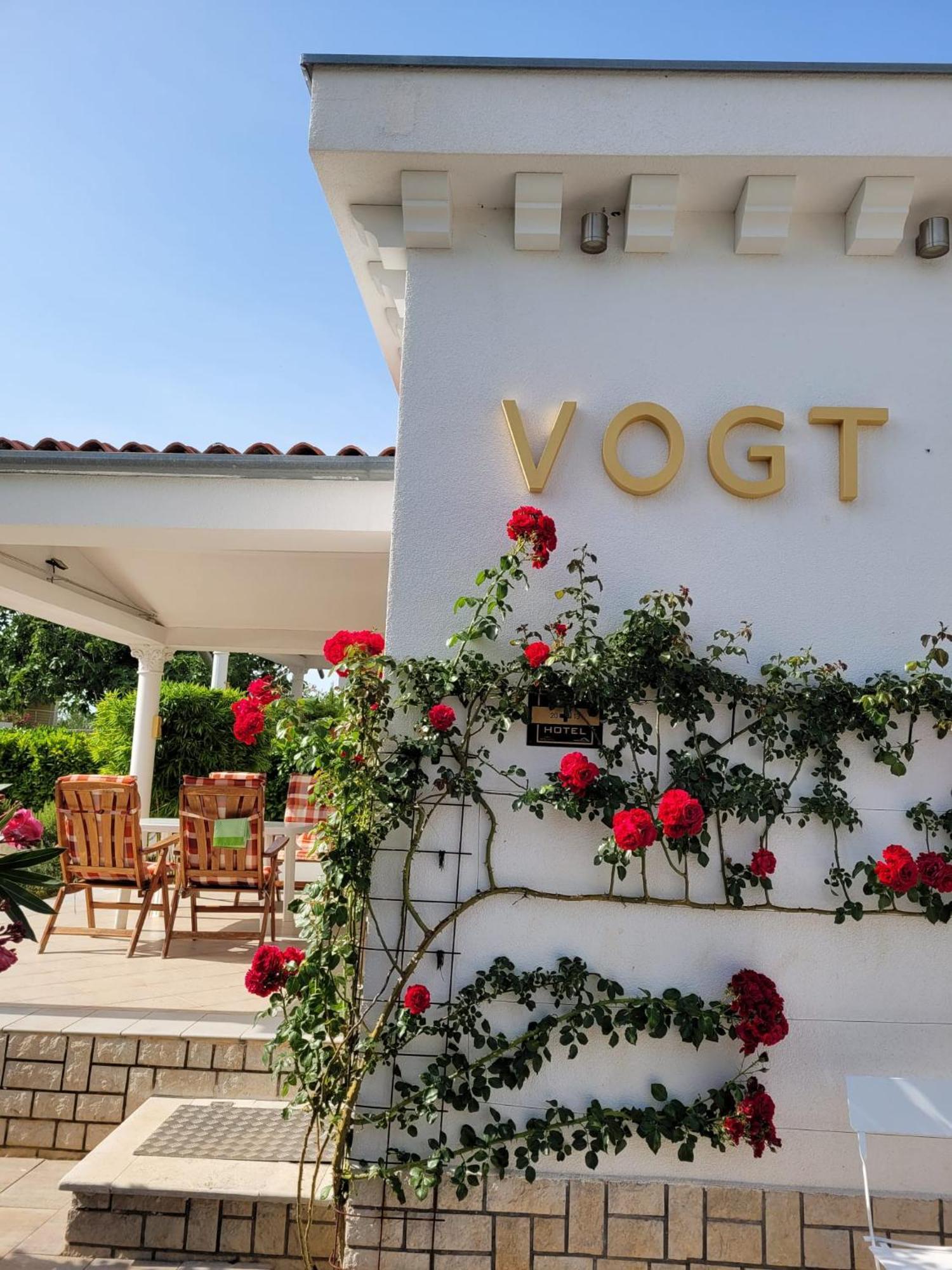 Residence Vogt Poreč Exteriör bild